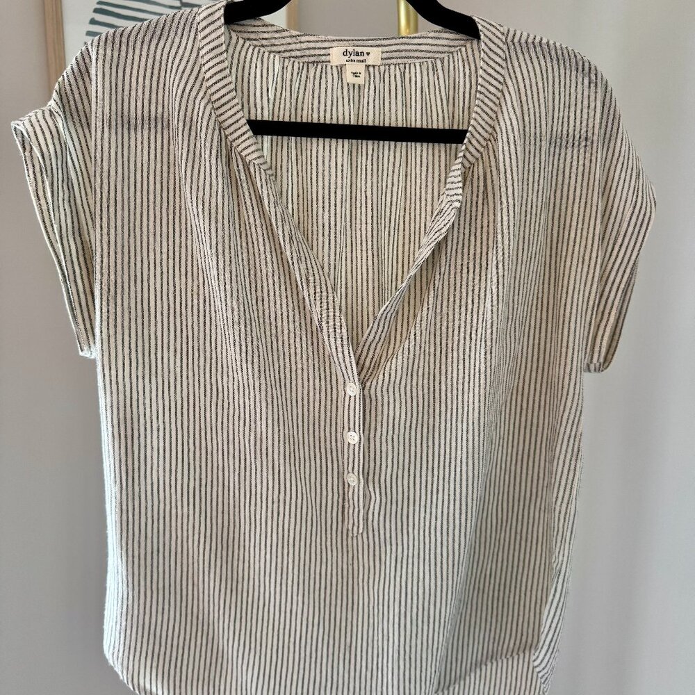 Dylan Linen Striped Short Sleeve V-Neck Shirt XS